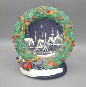 Light-Up Holly Wreath Snowy Village Starry Night Ceramic Vintage Christmas Decor